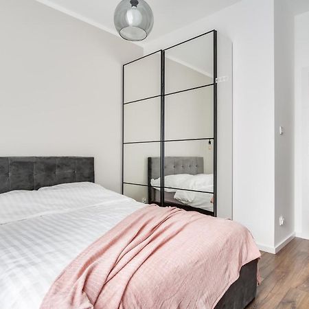 Apartament Chwaliszewo Z Balkonem - Free Parking Poznan Bagian luar foto